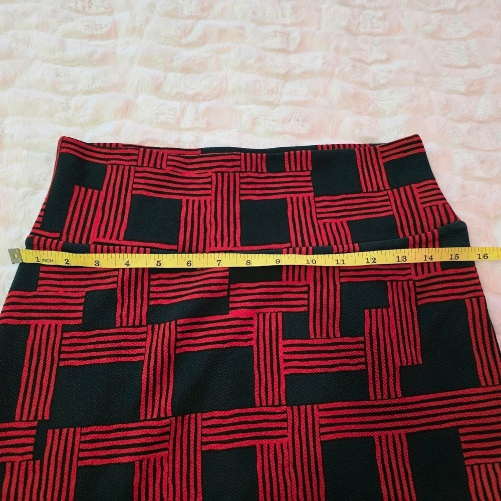 LuLaRoe Cassie‎ Pencil Skirt S Red Black Geometric Basketweave Knit High Waist - Picture 5 of 7